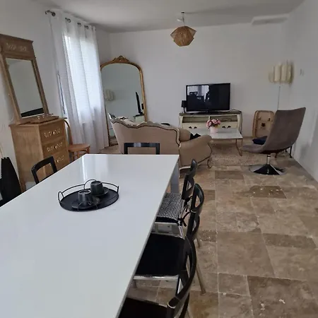 Casa de Férias Pavillon En Pleine Nature Brains-sur-Gee