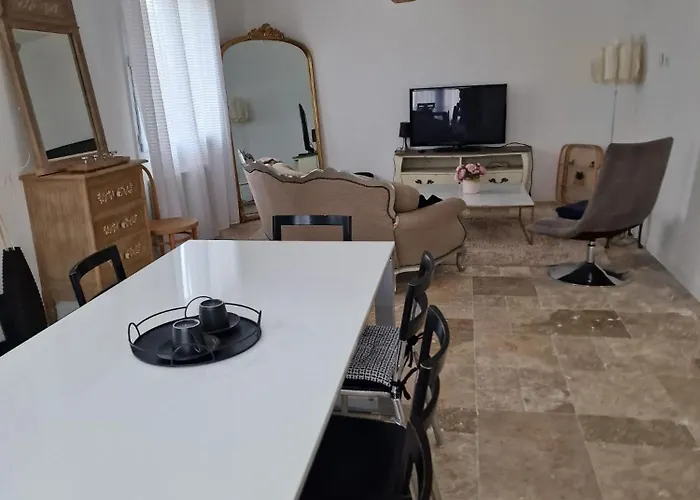 Сasa de vacaciones Pavillon En Pleine Nature Brains-sur-Gee